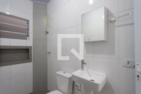 Banheiro de kitnet/studio para alugar com 1 quarto, 30m² em Quinta da Paineira, São Paulo