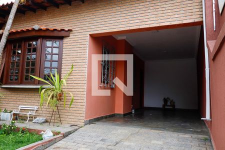 Garagem de casa à venda com 4 quartos, 300m² em City Bussocaba, Osasco
