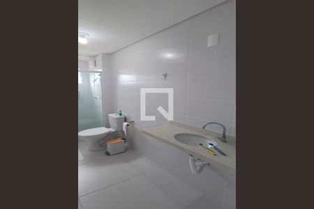 Banheiro de apartamento para alugar com 2 quartos, 58m² em Areias, São José