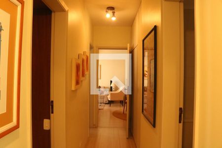 Corredor de apartamento à venda com 3 quartos, 170m² em Pompeia, São Paulo