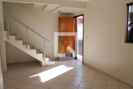 Sala de casa de condomínio à venda com 3 quartos, 184m² em Vila Monticelli, Goiânia