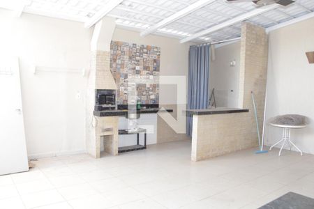 Varanda Churrasqueira  de casa de condomínio à venda com 3 quartos, 184m² em Vila Monticelli, Goiânia