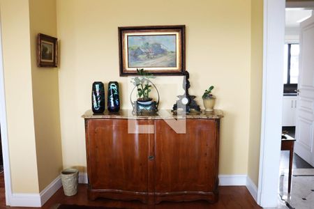 Detalhe Sala de apartamento à venda com 2 quartos, 216m² em Vila Nova Conceição, São Paulo