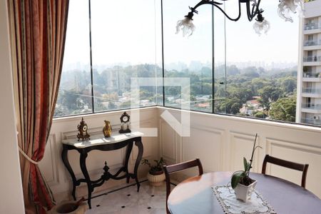 Sala 2 de apartamento à venda com 2 quartos, 216m² em Vila Nova Conceição, São Paulo