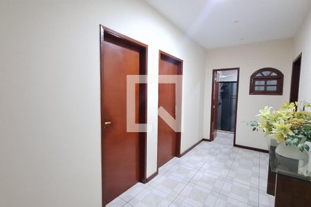 Corredor de casa para alugar com 3 quartos, 420m² em Parque Nova Esperanca, Duque de Caxias