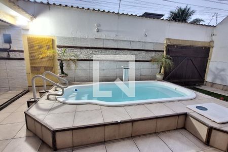 Quintal de casa para alugar com 3 quartos, 420m² em Parque Nova Esperanca, Duque de Caxias