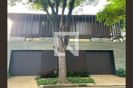 Casa à venda com 3 quartos, 800m² em Jardim Guedala, São Paulo