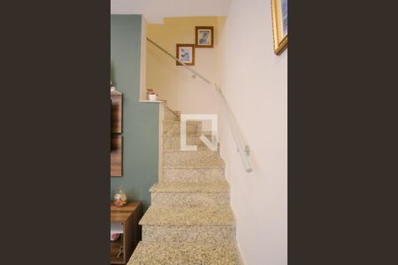 Escada de casa de condomínio à venda com 2 quartos, 58m² em Vila Carrão, São Paulo