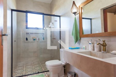banheiro semi suite de casa de condomínio à venda com 4 quartos, 400m² em Casa Branca, Brumadinho