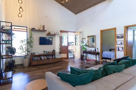 Sala de TV de casa de condomínio à venda com 4 quartos, 400m² em Casa Branca, Brumadinho