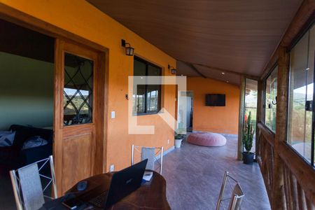 varanda de casa de condomínio à venda com 4 quartos, 400m² em Casa Branca, Brumadinho