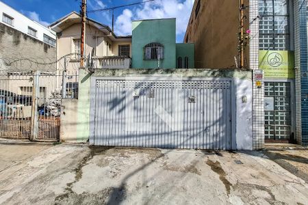 Fachada de casa à venda com 4 quartos, 200m² em Cambuci, São Paulo