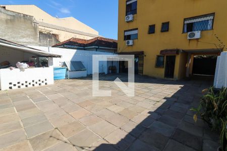 Quintal de casa à venda com 3 quartos, 308m² em Partenon, Porto Alegre