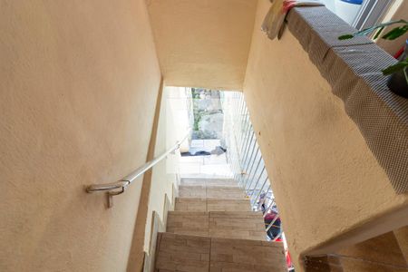 Escada de casa à venda com 3 quartos, 182m² em Vila Hebe, São Paulo