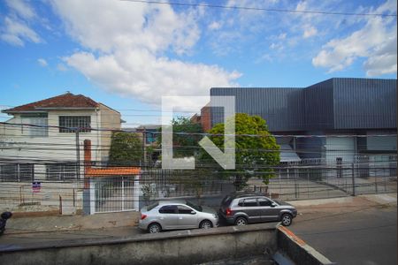 Varanda  de casa à venda com 3 quartos, 300m² em Humaitá, Porto Alegre