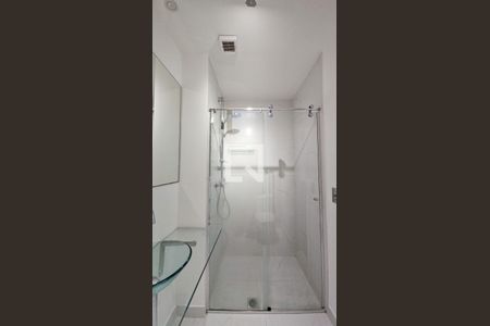 Banheiro de apartamento à venda com 2 quartos, 70m² em Usina Piratininga, São Paulo