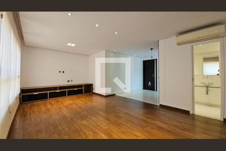 Sala de apartamento à venda com 2 quartos, 70m² em Usina Piratininga, São Paulo