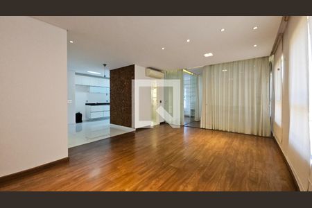 Sala de apartamento à venda com 2 quartos, 70m² em Usina Piratininga, São Paulo