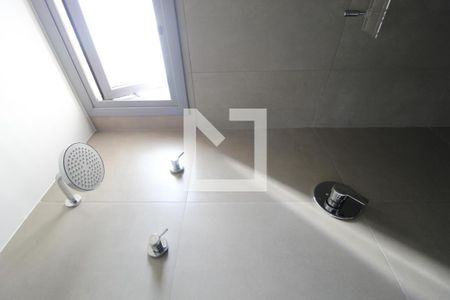 Banheiro de kitnet/studio à venda com 1 quarto, 21m² em Indianópolis, São Paulo