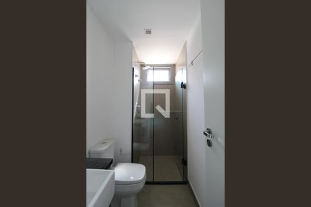 Banheiro de kitnet/studio à venda com 1 quarto, 21m² em Indianópolis, São Paulo