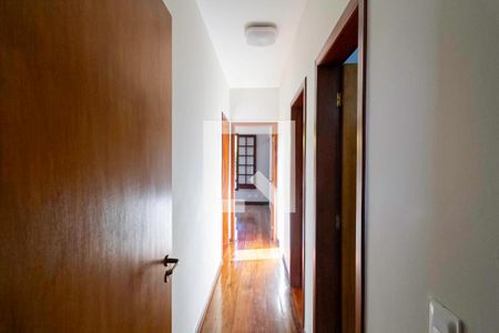 Corredor de casa à venda com 6 quartos, 343m² em Itapoã, Belo Horizonte