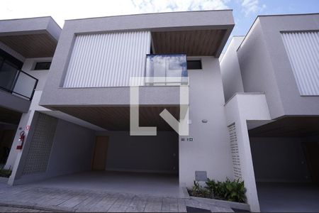 Casa de Condomínio para alugar com 3 quartos, 173m² em Sobrado 23, Goiânia