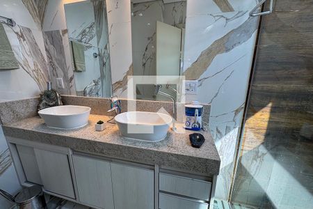 Banheiro 2 de apartamento à venda com 4 quartos, 200m² em Funcionários, Belo Horizonte