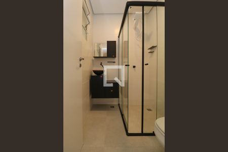 Banheiro de kitnet/studio para alugar com 1 quarto, 25m² em Vila Madalena, São Paulo