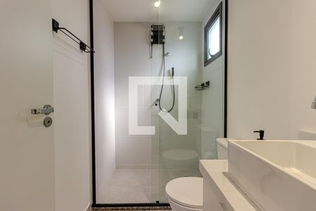 Banheiro de kitnet/studio para alugar com 1 quarto, 26m² em Santo Amaro, São Paulo