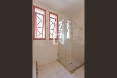 Banheiro de apartamento à venda com 3 quartos, 107m² em Vila Ipiranga, Porto Alegre