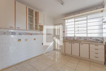 Cozinha de apartamento à venda com 3 quartos, 107m² em Vila Ipiranga, Porto Alegre