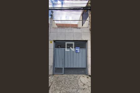 Fachada + Placa  de casa à venda com 2 quartos, 75m² em Jardim Clara Regina, São Paulo