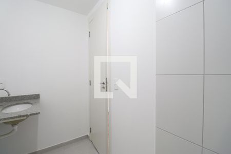 Banheiro de apartamento para alugar com 2 quartos, 41m² em Lapa, São Paulo
