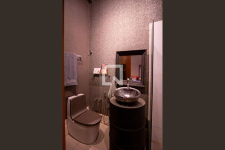 Banheiro de kitnet/studio para alugar com 1 quarto, 32m² em Centro, Niterói