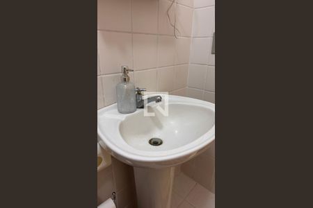 Banheiro de apartamento à venda com 2 quartos, 60m² em Jardim Pauliceia, Campinas