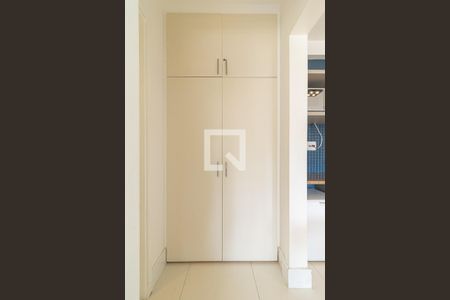 Roupeiro de apartamento para alugar com 1 quarto, 36m² em Itaim Bibi, São Paulo