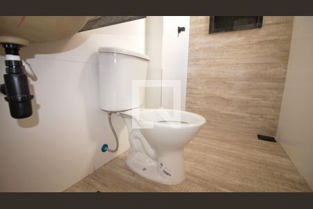 Banheiro 1 de casa à venda com 3 quartos, 140m² em Parque São Lucas, São Paulo