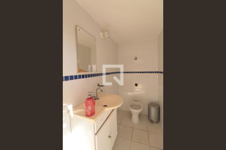 Casa à venda com 551m², 5 quartos e 6 vagasBanheiro de Serviço