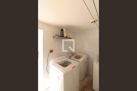 Casa à venda com 551m², 5 quartos e 6 vagasÁrea de Serviço