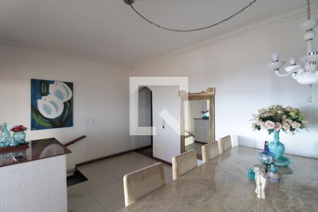 Casa à venda com 551m², 5 quartos e 6 vagasCopa