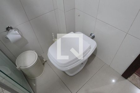Casa à venda com 551m², 5 quartos e 6 vagasBanheiro da Suite 3