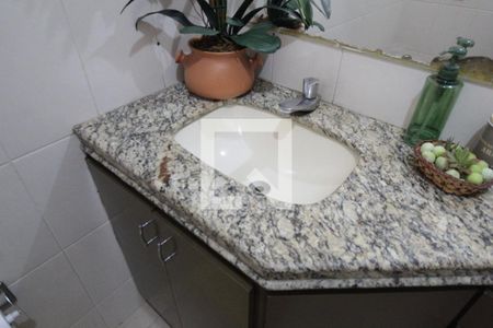 Casa à venda com 551m², 5 quartos e 6 vagasBanheiro Social