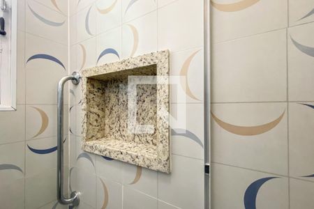 Banheiro de apartamento para alugar com 1 quarto, 33m² em Liberdade, São Paulo