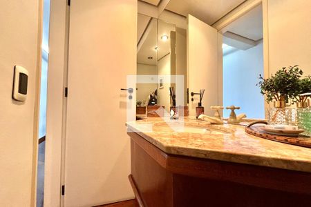 Lavabo  de apartamento à venda com 4 quartos, 171m² em Vila Mascote, São Paulo