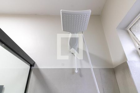 Banheiro de apartamento à venda com 1 quarto, 36m² em Azenha, Porto Alegre