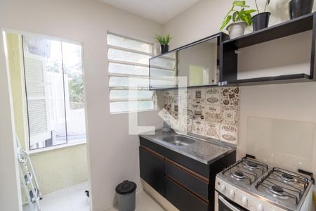 Cozinha e Área de Serviço de apartamento à venda com 1 quarto, 36m² em Azenha, Porto Alegre