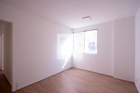 Sala de apartamento para alugar com 2 quartos, 48m² em Santa Rosa, Niterói