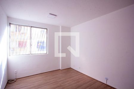 Sala de apartamento para alugar com 2 quartos, 48m² em Santa Rosa, Niterói
