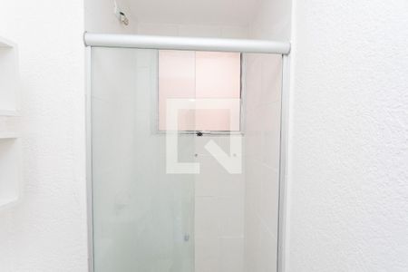 Banheiro de apartamento à venda com 2 quartos, 46m² em Jardim Dona Leopoldina, Porto Alegre