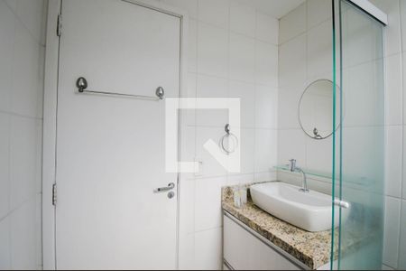 Banheiro Social de apartamento para alugar com 2 quartos, 49m² em Jardim Cocaia, Guarulhos